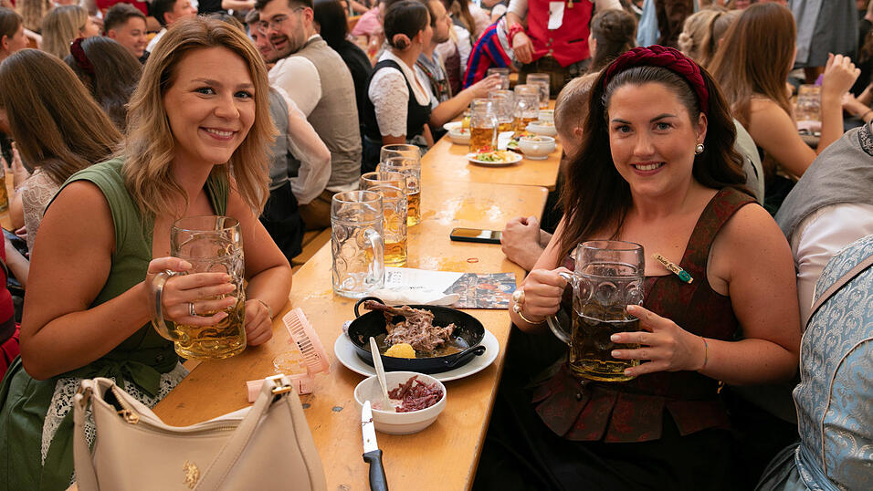 Die Partybilder vom Samstag, 16. August, aus dem Festzelt Nothaft. Die Partybilder vom Samstag, 16. August, aus dem Festzelt Nothaft.