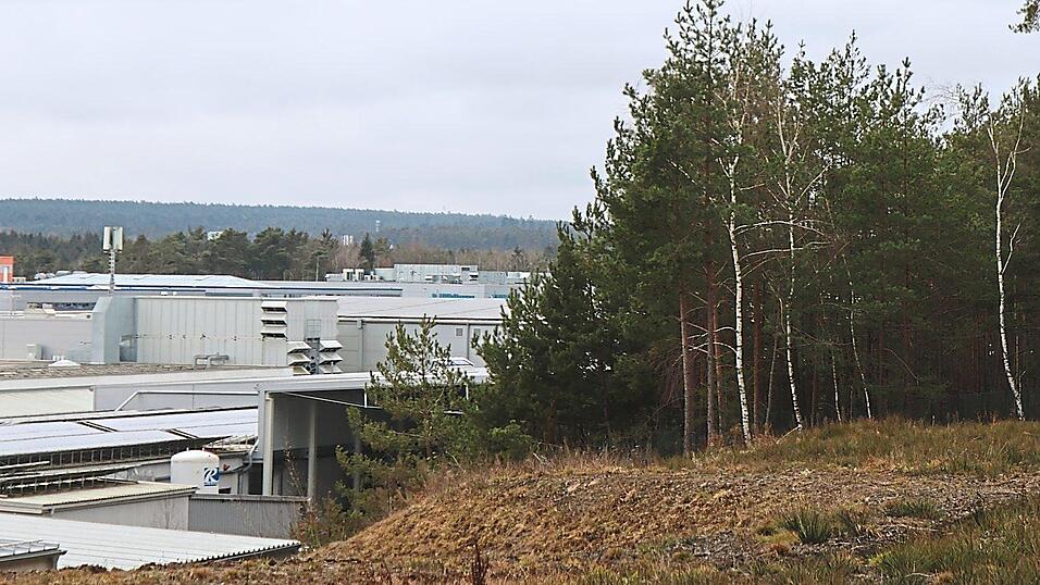 Die gro&szlig;e Erweiterung des Industriegebietes Oberkreith ist vorerst vom Tisch. Lediglich ein 1,8 Hektar gro&szlig;er Streifen wird bereitgestellt, um den dringendsten W&uuml;nschen der Firmen nachzukommen.