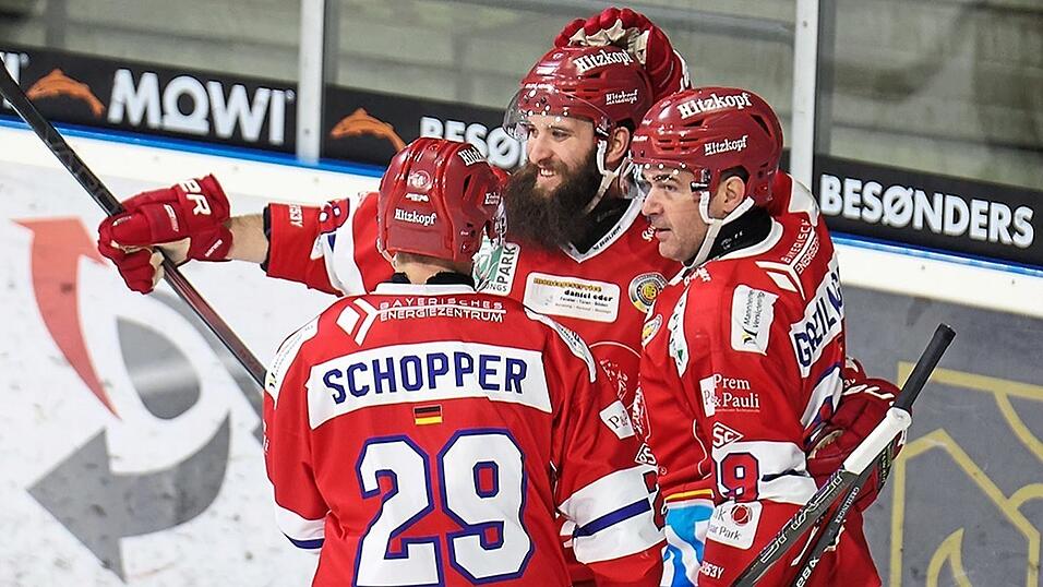 In F&uuml;ssen durchbrach St&uuml;rmer und Sportlicher Leiter Thomas Greilinger (r.) die 500-Punkte-Schallmauer f&uuml;r den DSC - im Heimspiel gegen Bayreuth sollten die n&auml;chsten Punkte folgen, dies blieb ihm aber versagt.