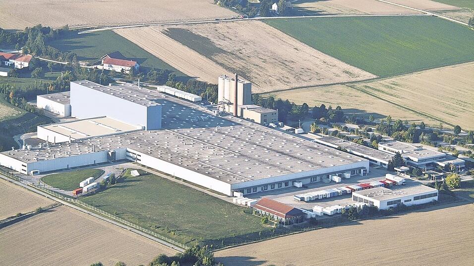 Die Wirtschafts- und Finanzkrise macht auch vor dem Küchenhersteller Bulthaup nicht Halt. Viele Mitarbeiter werden in den kommenden Wochen und Monaten am Standort Aich ihren Arbeitsplatz verlieren. Die Wirtschafts- und Finanzkrise macht auch vor dem Küchenhersteller Bulthaup nicht Halt. Viele Mitarbeiter werden in den kommenden Wochen und Monaten am Standort Aich ihren Arbeitsplatz verlieren.