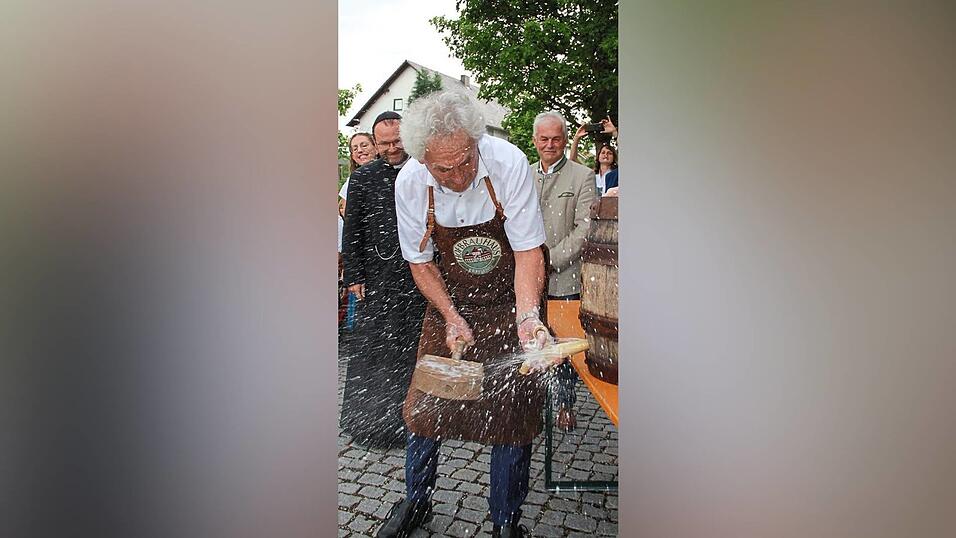 Das Hallertauer Bierfestival hat am Freitag einen gelungenen Auftakt erlebt. Das Hallertauer Bierfestival hat am Freitag einen gelungenen Auftakt erlebt.
