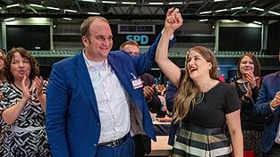 Sebastian Roloff und Ronja Endres sind die neue Doppelspitze der bayerischen SPD.