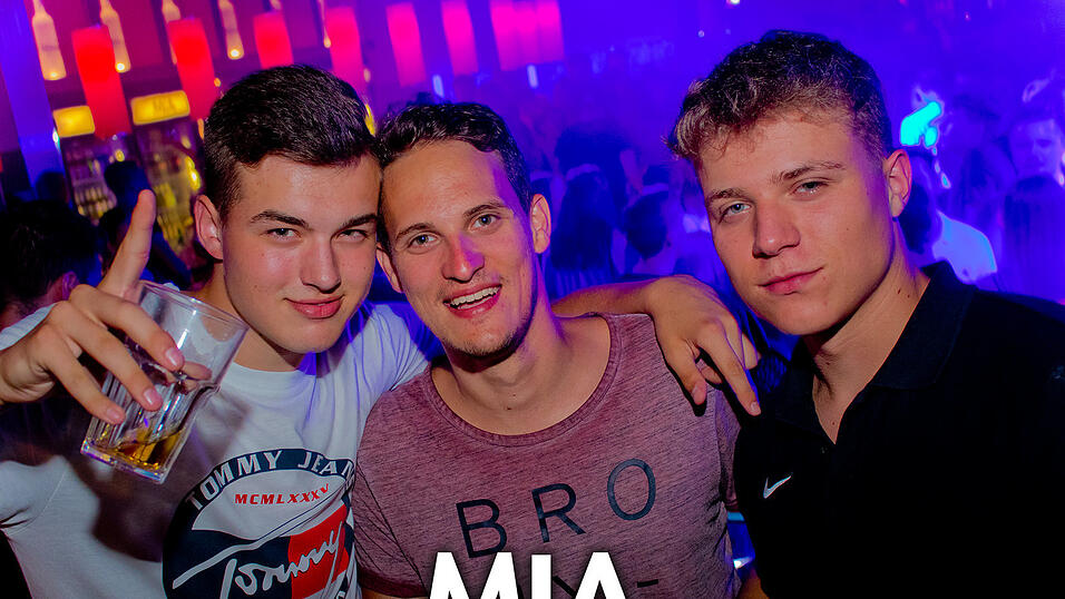 Beste Stimmung auf der Oberstufenparty im Mia Nightclub in Cham. Beste Stimmung auf der Oberstufenparty im Mia Nightclub in Cham.