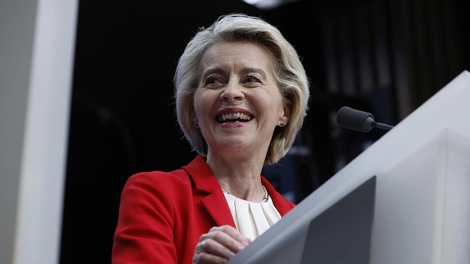Ursula von der Leyen muss sich einem Misstrauensvotum stellen. Ursula von der Leyen muss sich einem Misstrauensvotum stellen.