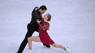Minerva Hase (r) und Nikita Volodin (l) konnten sich mit einer Medaille belohnen.