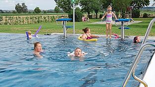 Aktuell finden in dem runderneuerten Freibad in Gro&szlig;k&ouml;llnbach Schwimmkurse f&uuml;r Kinder statt, organisiert vom F&ouml;rderverein des Bads &bdquo;Freibad4ever&ldquo;.