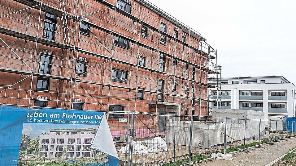 Wohnraum gebaut wird in und um Plattling nach wie vor - und gesucht mehr denn je, sagt Immobilienmakler Christian Lerchenberger. Wohnraum gebaut wird in und um Plattling nach wie vor - und gesucht mehr denn je, sagt Immobilienmakler Christian Lerchenberger.