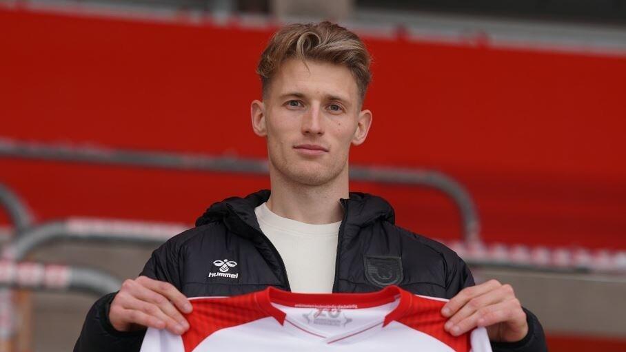 Der vierte Winter-Neuzugang des Jahn: Malte Karbstein. Der vierte Winter-Neuzugang des Jahn: Malte Karbstein.