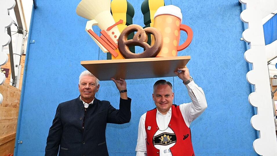 Oberbürgermeister Dieter Reiter (SPD) (l) und Wiesnchef Christian Scharpf.
