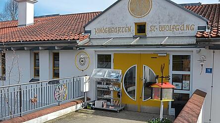 Der Kindergarten St. Wolfgang in Rudelzhausen ist dringend sanierungsbed&uuml;rftig. Die Ma&szlig;nahme scheitert allerdings bis dato, weil der Caritas Kindertageseinrichtungen im Bistum Regensburg gGmbH die Deckelung des Defizitausgleichs durch die Gemeinde zu gering ist.