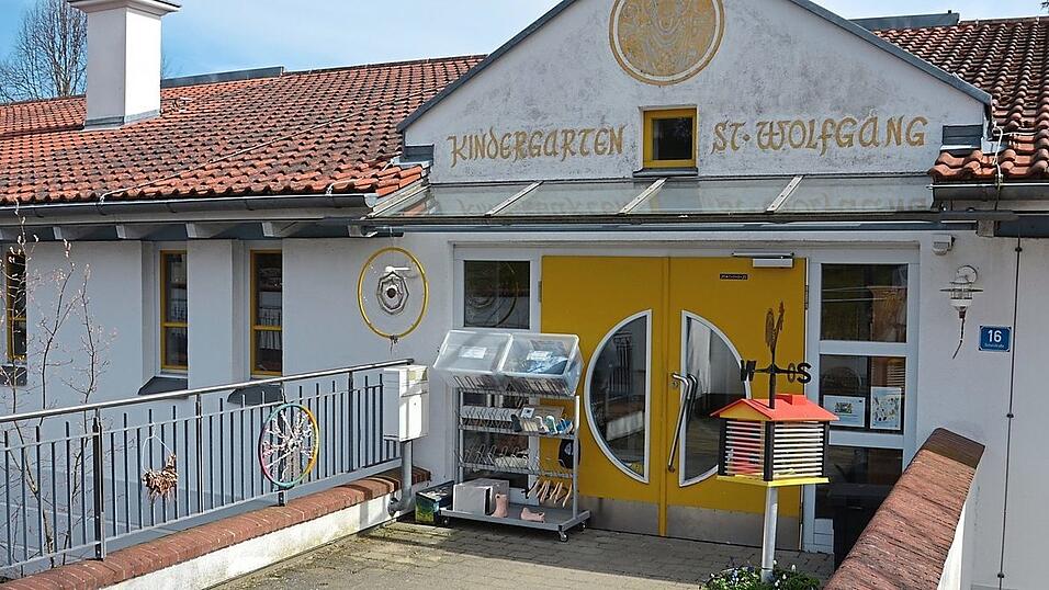 Der Kindergarten St. Wolfgang in Rudelzhausen ist dringend sanierungsbed&uuml;rftig. Die Ma&szlig;nahme scheitert allerdings bis dato, weil der Caritas Kindertageseinrichtungen im Bistum Regensburg gGmbH die Deckelung des Defizitausgleichs durch die Gemeinde zu gering ist.