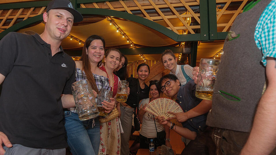 Die Partybilder vom Mittwoch, 16. August 2023, aus dem Festzelt Nothaft. Die Partybilder vom Mittwoch, 16. August 2023, aus dem Festzelt Nothaft.