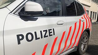 Es gibt einen Großeinsatz der Polizei. Es gibt einen Großeinsatz der Polizei.