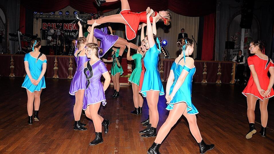 Impressionen vom Intrhonisationsball 2015 der Narrhalla Moosburg. (Foto: Ren&eacute; Spanier)