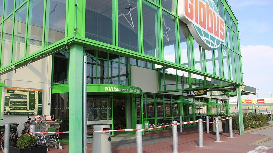 Ein Gasleck im Globus in Neutraubling hat am Freitag einen Großeinsatz ausgelöst. Ein Gasleck im Globus in Neutraubling hat am Freitag einen Großeinsatz ausgelöst.