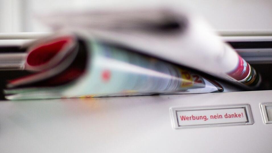 Immer mehr Handelsketten wollen auf Werbeprospekte verzichten. (Symbolbild) Immer mehr Handelsketten wollen auf Werbeprospekte verzichten. (Symbolbild)
