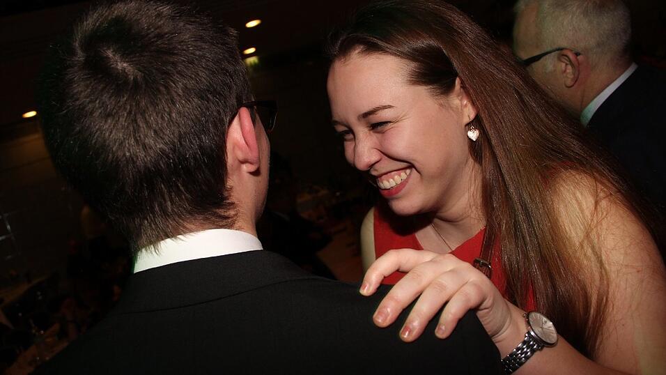 Die Bilder vom Abschlussball der Tanzschule Seidel in der Fraunhofer-Halle am 28. November. Die Bilder vom Abschlussball der Tanzschule Seidel in der Fraunhofer-Halle am 28. November.