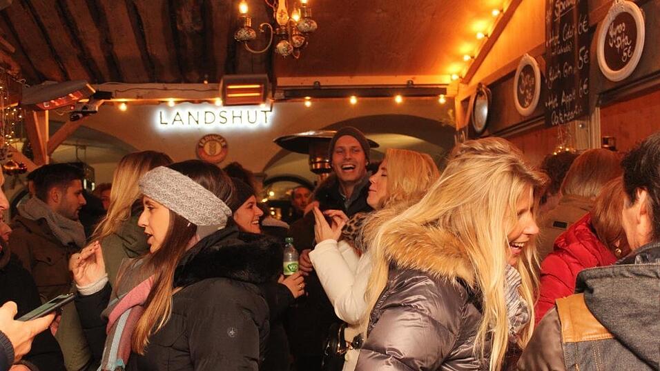 In Landshut lockten am Wochenende der Kunsthandwerkermarkt und die H&uuml;ttengaudi zahlreiche Besucher an.