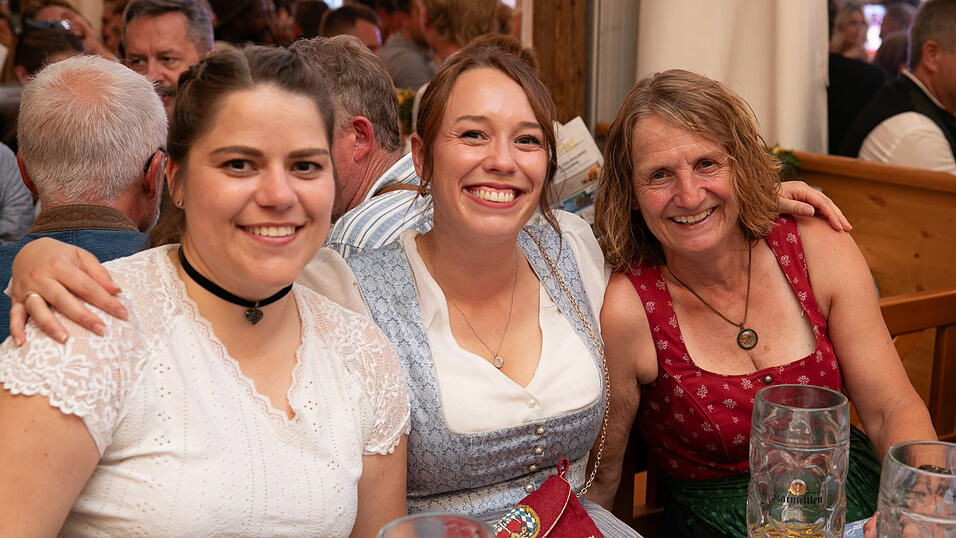 Die Partybilder vom Donnerstag, 14. August, aus dem Festzelt Nothaft. Die Partybilder vom Donnerstag, 14. August, aus dem Festzelt Nothaft.