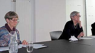 F&uuml;r den Landkreis Regen nahmen neben Landr&auml;tin Rita R&ouml;hrl auch Christina Wibmer (li.) und Hauptamtsleiter G&uuml;nther Weinberger (nicht im Bild) am Runden Tisch teil, der virtuell abgehalten wurde.