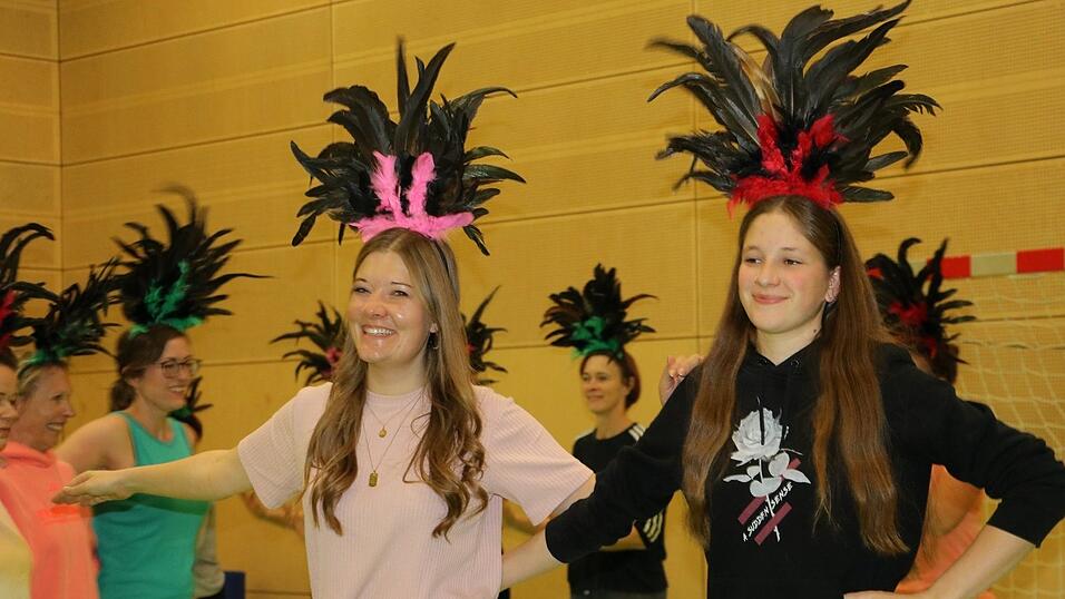 Bis zum Weiberfasching dauert es noch, gut gelaunt sind alle aber jetzt schon. Bis zum Weiberfasching dauert es noch, gut gelaunt sind alle aber jetzt schon.