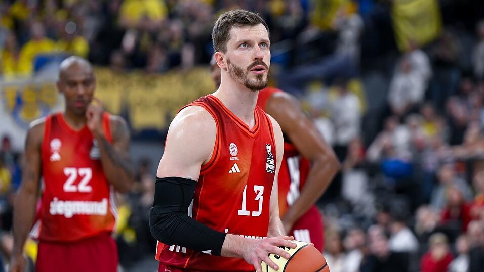Andreas Obst und die Bayern-Basketballer haben das erste Spiel in den Bundesliga-Playoffs gewonnen. (Archivbild)