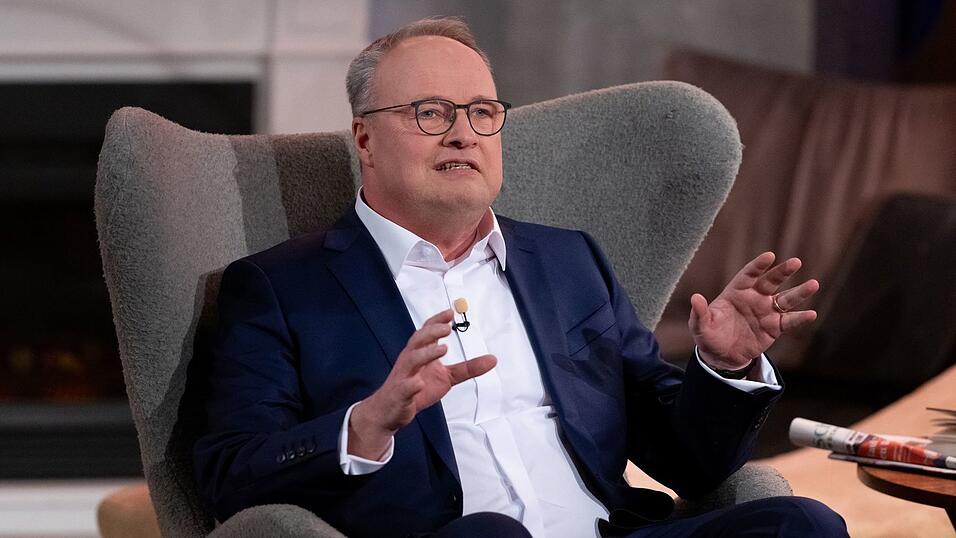 Oliver Welke hat f&uuml;r einen Witz &uuml;ber die Fans von Howard Carpendale Kritik bekommen, auch vom Schlagers&auml;nger selbst. (Archivbild)