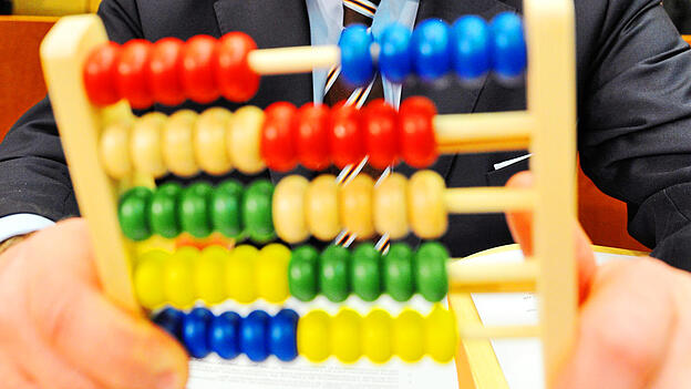 Das Ausz&auml;hlverfahren ist eine komplexe mathematische Aufgabe.