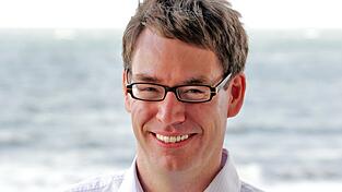 Olaf Kramer ist Professor f&uuml;r Rhetorik und Wissenskommunikation am Seminar f&uuml;r Allgemeine Rhetorik an der Universit&auml;t T&uuml;bingen und gesch&auml;ftsf&uuml;hrender Direktor des Instituts sowie Leiter der Forschungsstelle Pr&auml;sentationskompetenz.