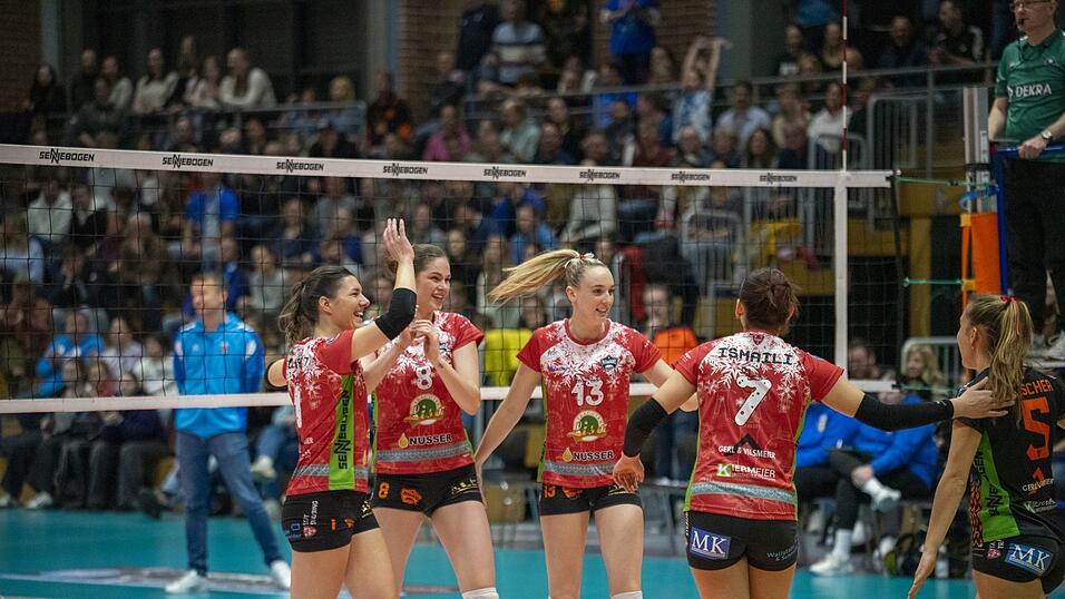 Die NawaRo-Mannschaft feierte am Samstagabend einen gelungenen Abschluss der Hinrunde und bleibt auf Kurs für die zweite Tabellenposition. Die NawaRo-Mannschaft feierte am Samstagabend einen gelungenen Abschluss der Hinrunde und bleibt auf Kurs für die zweite Tabellenposition.