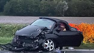 Der Verkehrsunfall mit einer Toten bei Obernzell (Kreis Passau) ereignete sich am Samstagabend. Der Verkehrsunfall mit einer Toten bei Obernzell (Kreis Passau) ereignete sich am Samstagabend.