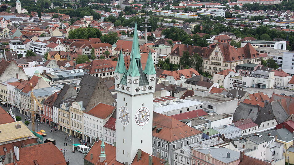 Markus Pannermayr (CSU) hat sein Amt als Oberb&uuml;rgermeister erfolgreich verteidigt. (Symbolbild)