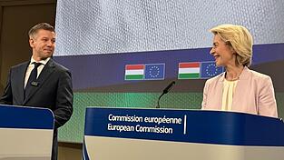 Bei einem Treffen mit EU-Kommissionspräsidentin Ursula von der Leyen Ende Mai tritt Péter Magyar als verlässlicher Partner für die EU auf. Bei einem Treffen mit EU-Kommissionspräsidentin Ursula von der Leyen Ende Mai tritt Péter Magyar als verlässlicher Partner für die EU auf.