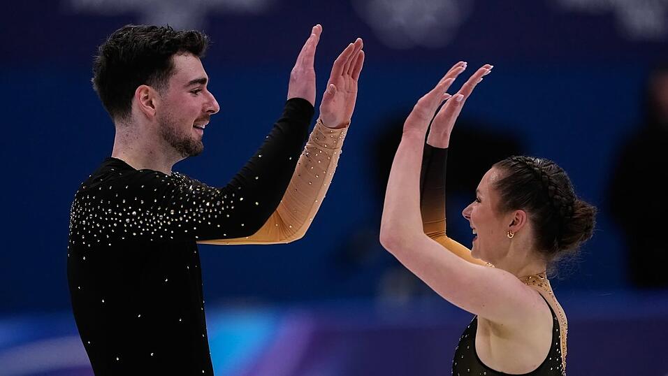 Robert Kunkel und Annika Hocke waren zufrieden mit ihrer Leistung, aber nicht mit der Bewertung der Preisrichter. Robert Kunkel und Annika Hocke waren zufrieden mit ihrer Leistung, aber nicht mit der Bewertung der Preisrichter.