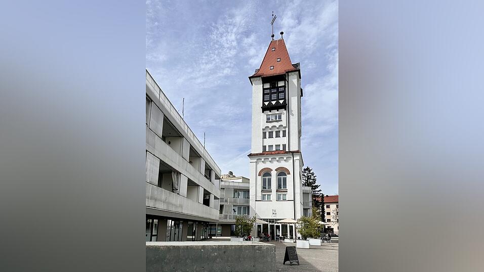 Bald 120 Jahre alt, ein Denkmal - und momentan als Immobilie auf dem Markt: Der Wei&szlig;e Turm von Nikola.