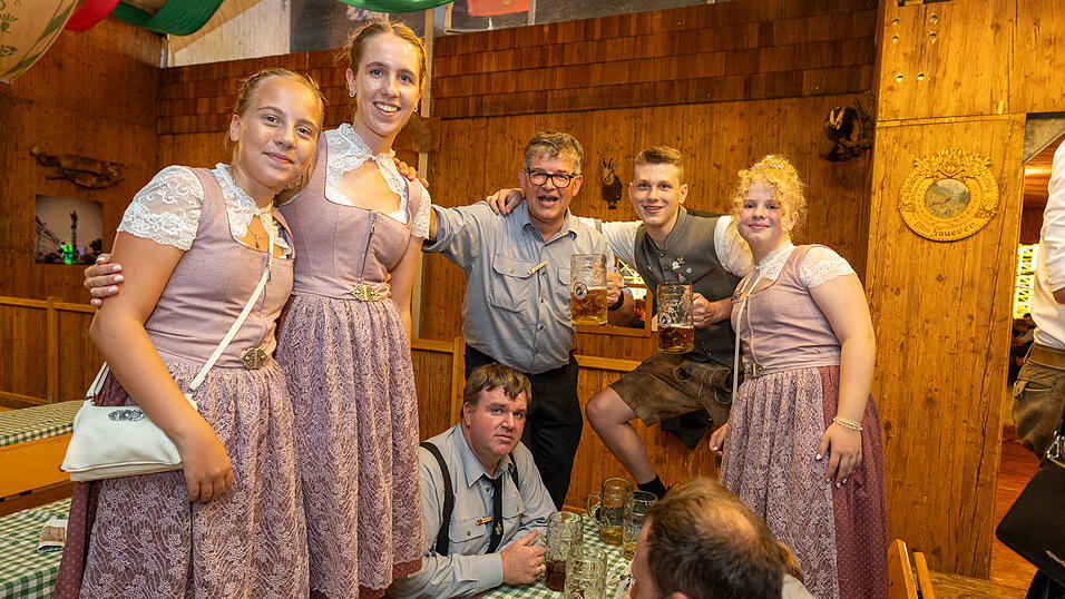 Die Partybilder vom Freitag, 9. August 2024, aus dem Festzelt Weckmann. Die Partybilder vom Freitag, 9. August 2024, aus dem Festzelt Weckmann.