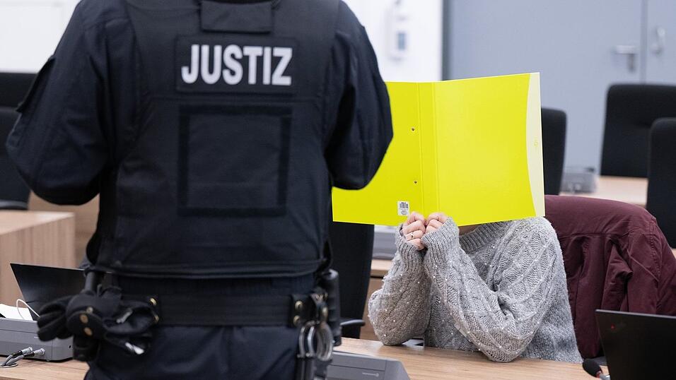 Susann E. soll eine enge Vertraute von Zschäpe gewesen sein. Susann E. soll eine enge Vertraute von Zschäpe gewesen sein.