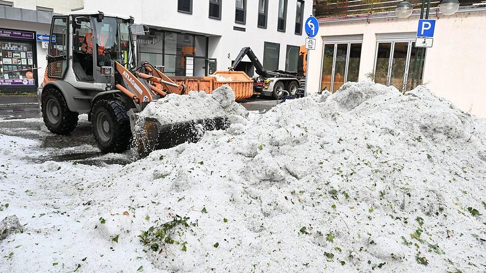 Hagel im Hochsommer - wie ist das möglich? (Archivbild) Hagel im Hochsommer - wie ist das möglich? (Archivbild)
