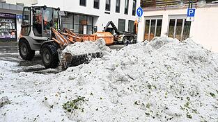 Hagel im Hochsommer - wie ist das möglich? (Archivbild) Hagel im Hochsommer - wie ist das möglich? (Archivbild)