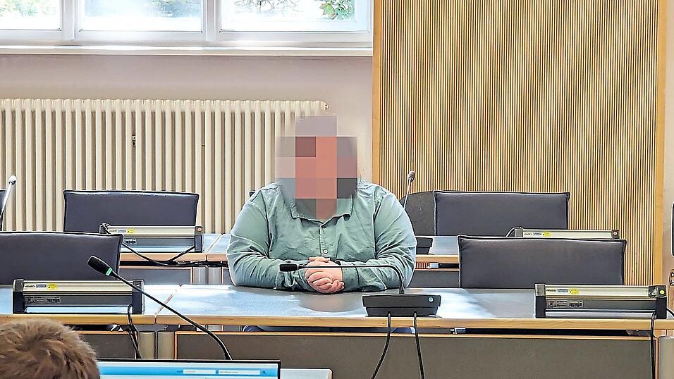 Unter dem Chatnamen „Titan” wollte sich der geständige Täter wohl auch noch an ein fünftes Opfer heranmachen. Diese Anzeige brachte das Verfahren erst ins Rollen. Unter dem Chatnamen „Titan” wollte sich der geständige Täter wohl auch noch an ein fünftes Opfer heranmachen. Diese Anzeige brachte das Verfahren erst ins Rollen.