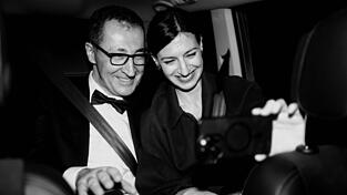 Sind jetzt ein Ehepaar: Grünen-Spitzenkandidat Cem Özdemir und Flavia Zaka. Sind jetzt ein Ehepaar: Grünen-Spitzenkandidat Cem Özdemir und Flavia Zaka.