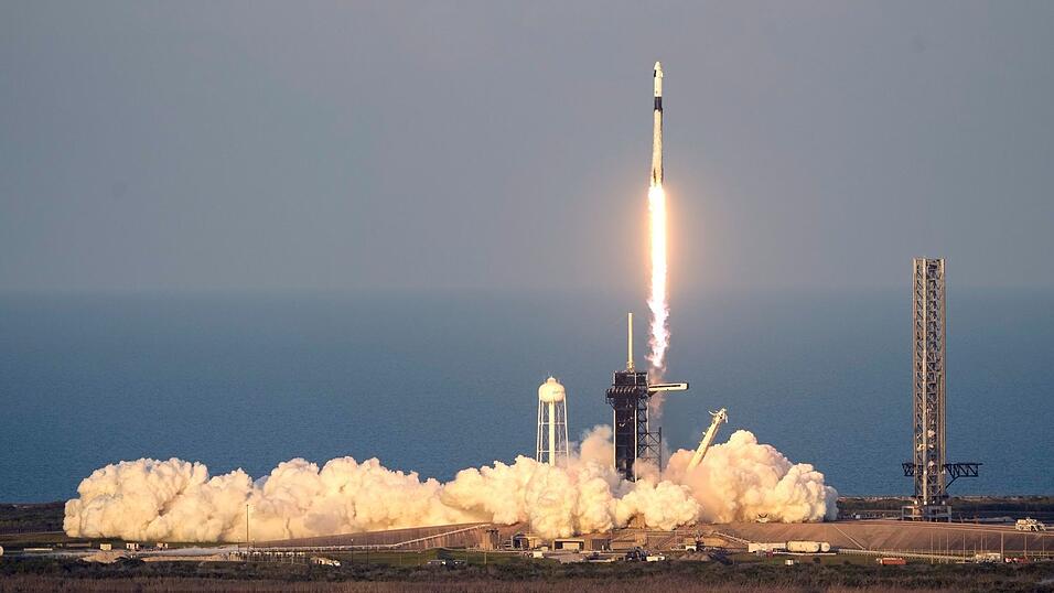 Die Rakete mitsamt der vierköpfigen Besatzung an Bord des «Crew Dragon»-Raumschiffs war in Florida gestartet.