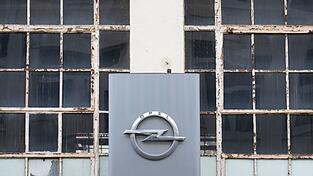 Der Mutterkonzern Stellantis schrumpft die Opel-Entwicklung weiter.