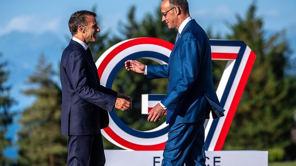 Macron und Merz spielen eine wesentliche Rolle bei der Vorbereitung des Einsatzes. Macron und Merz spielen eine wesentliche Rolle bei der Vorbereitung des Einsatzes.