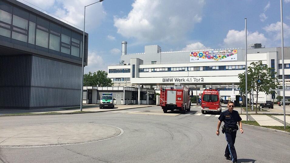 In einer Halle des BMW-Werk Landshut ist am Sonntag ein Brand ausgebrochen.