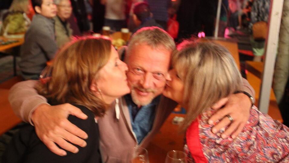 Viele Landshuter genossen ihren Freitagabend auf dem Bismarckplatzfest.