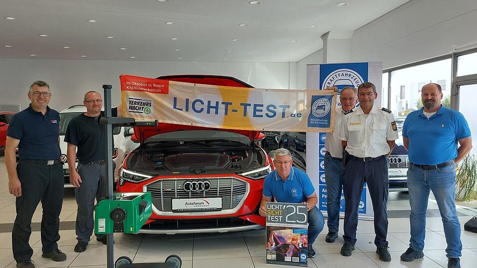 Die Verantwortichen wiesen auf die Wichtigkeit des Licht-Tests hin.