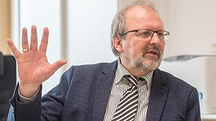 Der Freistaat 'macht einiges mehr richtig, als andere Länder', sagt Heinz-Peter Meidinger.