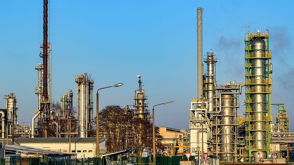 Erleichterung bei der &Ouml;lraffinerie PCK im Nordosten Brandenburgs: Die deutschen Rosneft-T&ouml;chter sind dauerhaft von den US-&Ouml;lsanktionen ausgenommen. (Archivbild)