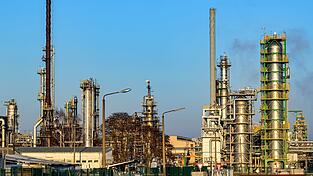 Erleichterung bei der &Ouml;lraffinerie PCK im Nordosten Brandenburgs: Die deutschen Rosneft-T&ouml;chter sind dauerhaft von den US-&Ouml;lsanktionen ausgenommen. (Archivbild)